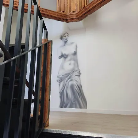 Kamienica Centrum Nr 8 *