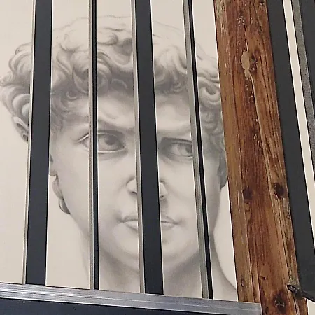 Kamienica Centrum Nr 8 *